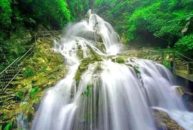 金融“活水”润泽实体“沃土”